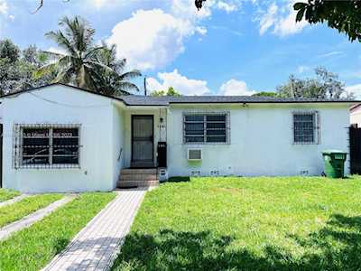 3341 SW 21st St Miami, FL 33145