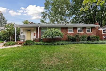 36711 Greenbush Rd Wayne, MI 48184