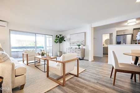 355 S Los Robles Ave #214 Pasadena, CA 91101