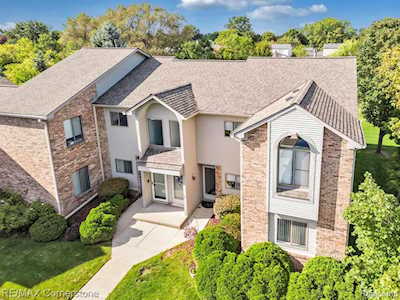 42708 Lilley Pointe Dr Canton Twp, MI 48187