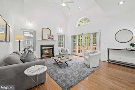 303 Tapawingo Rd SW Vienna, VA 22180