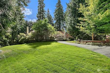 13725 NE 34th Place Bellevue, WA 98005