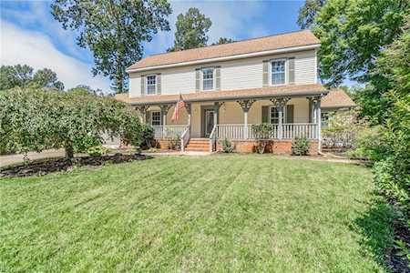2204 Pine View Ct Virginia Beach, VA 23456