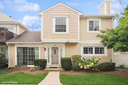 503 Le Parc Circle Buffalo Grove, IL 60089