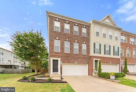 6836 Hartzell Hill Ln Haymarket, VA 20169