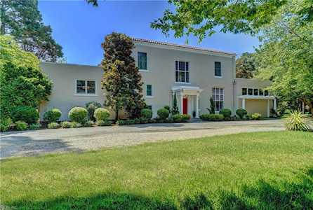 15 Holly Ln Norfolk, VA 23505