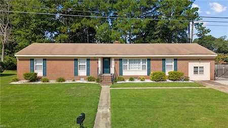 1920 Rosemary Ln Chesapeake, VA 23321