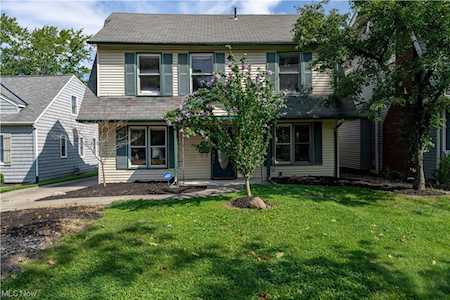 25042 Lake Rd Bay Village, OH 44140