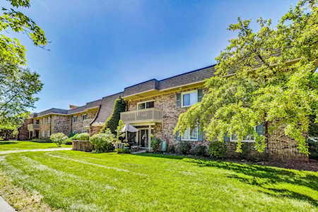 6S114 Park Meadow Dr #7C Naperville, IL 60540