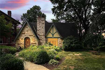 3421 Gladstone Blvd Kansas City, MO 64123