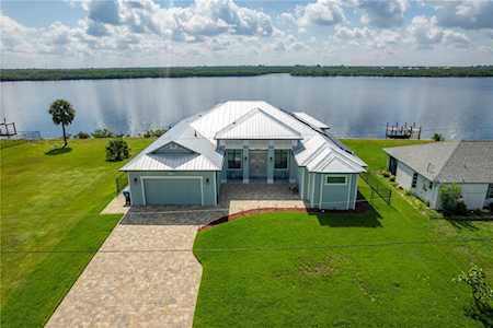 2968 Peace River Dr Punta Gorda, FL 33983