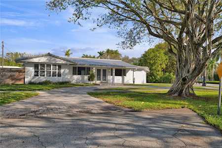 955 NE 98th St Miami Shores, FL 33138
