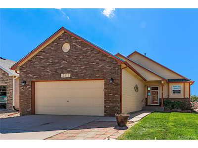 311 Clubhouse Dr Fort Lupton, CO 80621