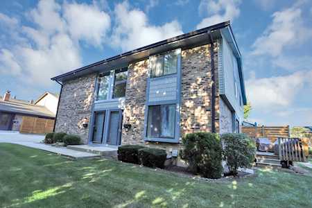 8322 Portsmouth Dr #D Darien, IL 60561