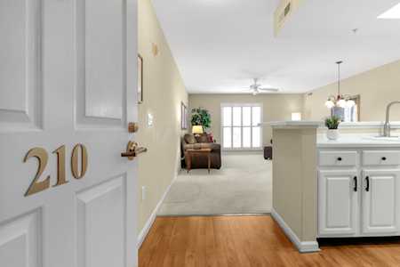 5935 N High Street Worthington, OH 43085