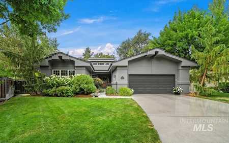 2658 S Swallowtail Ln Boise, ID 83706
