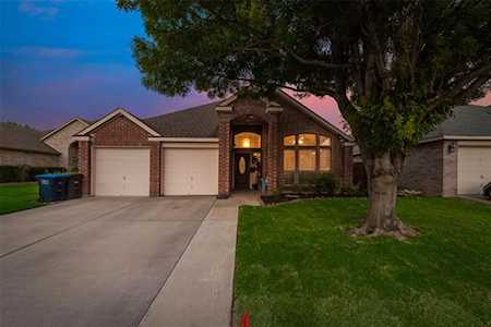 6708 Armstrong Court Fort Worth, TX 76137