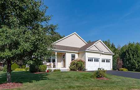 35 Pilgrim Circle Nashua, NH 03063