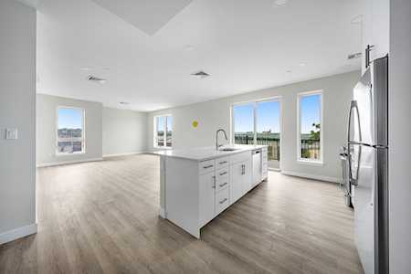 157 Chestnut #401 Chelsea, MA 02150
