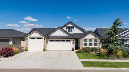 2752 E Andesite Court Nampa, ID 83686