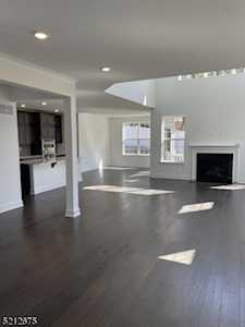 66 Whitney Ave Morris Plains Boro, NJ 07960