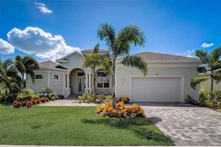 706 Manns Harbor Dr Apollo Beach, FL 33572