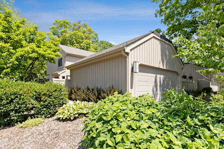 70 Hunt Trl Lake Barrington, IL 60010
