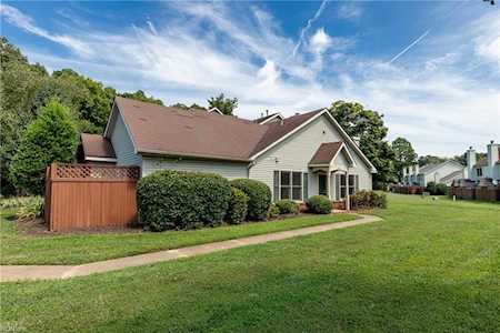 214 Alder Wood Dr Hampton, VA 23666