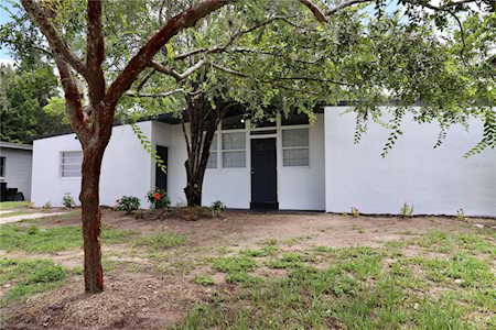 1127 Dogwood Ave Tampa, FL 33613