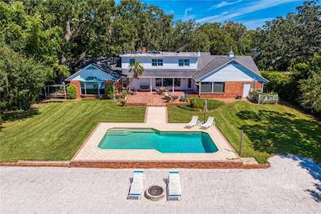 10104 White Trout Ln Tampa, FL 33618