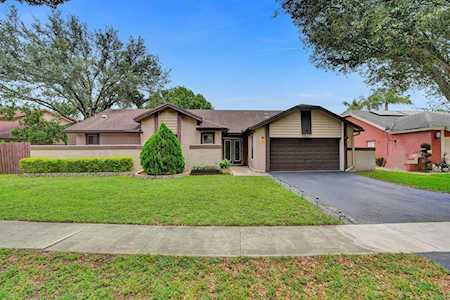 5620 SW 88th Avenue Cooper City, FL 33328