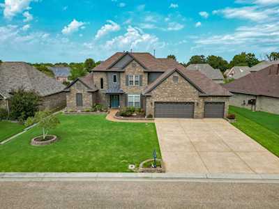205 Lewis Fairway Cir Oakland, TN 38060