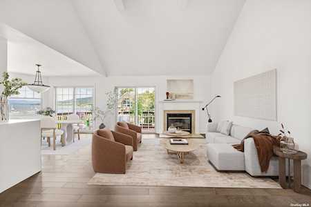 105 Half Moon Bay Dr #105 Croton-On-Hudson, NY 10520