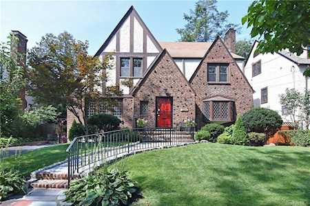 229 Kneeland Ave Yonkers, NY 10705