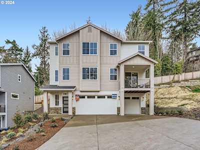 8571 SW Summit CT Portland, OR 97225