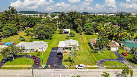 4230 SW 54th Ave Davie, FL 33314