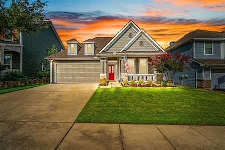 1017 Honeysuckle Grapevine, TX 76051