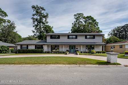6935 La Loma DR Jacksonville, FL 32217
