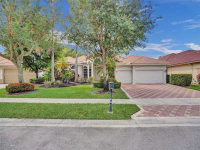 15654 SW 15th St Pembroke Pines, FL 33027