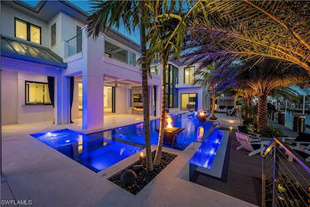 2201 Shad Ct Naples, FL 34102