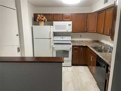 6700 Cypress Rd #512 Plantation, FL 33317