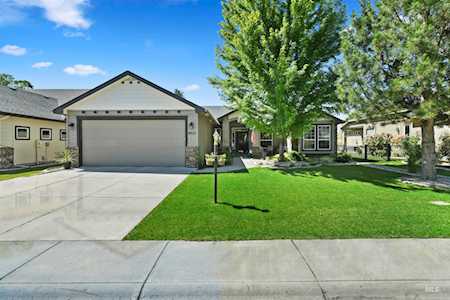 6615 E Greens Drive Nampa, ID 83687