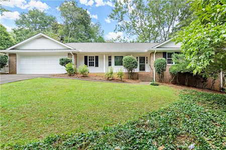 435 Knoll Woods Drive Roswell, GA 30075
