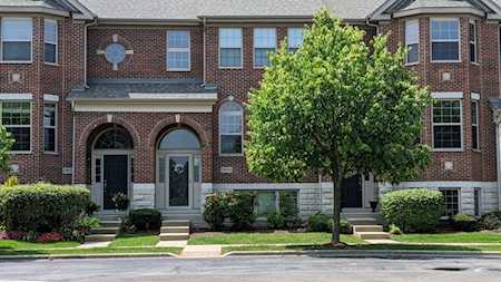 27W730 Hodges Way Winfield, IL 60190