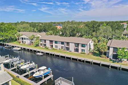 364 Moorings Cove Dr Tarpon Springs, FL 34689