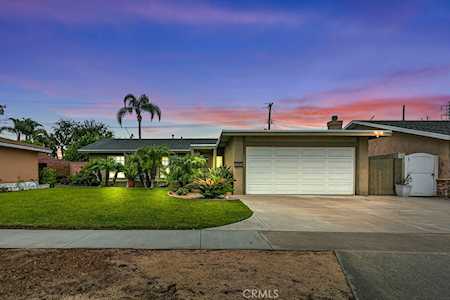 19301 Mauna Ln Huntington Beach, CA 92646