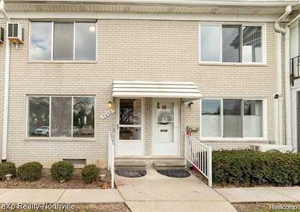 5959 Alan Dr #54 Brighton Twp, MI 48116