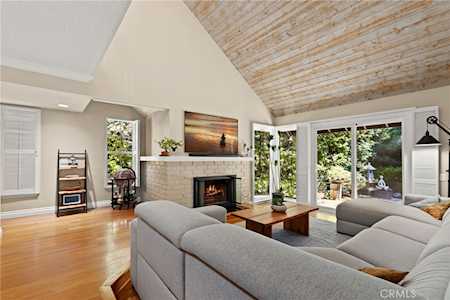 6146 E Morningview Dr Anaheim Hills, CA 92807