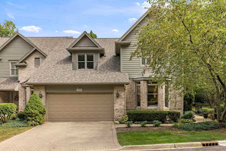 1020 Crestwood Circle St. Charles, IL 60175