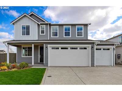 2063 NE Singer LN Estacada, OR 97023